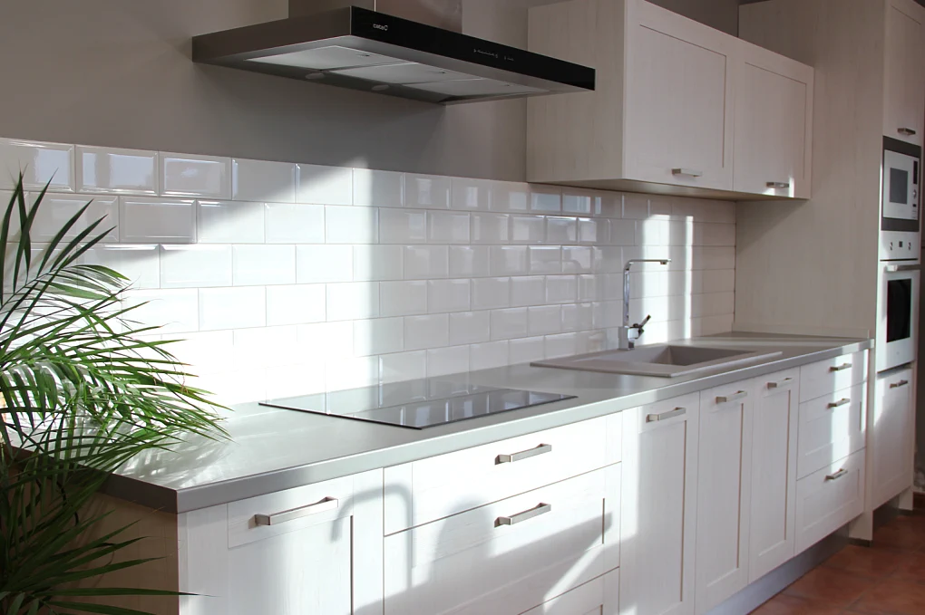 Fábrica e instalación muebles de cocina y electrodomésticos. Cocinas de diseño, clásicas, rústicas, modernas, funcionales. Muebles de cocinas de calidad para toda España